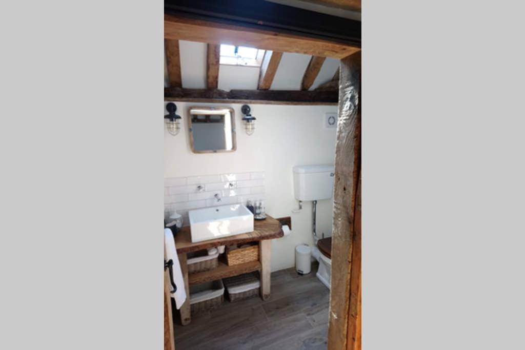 Вилла The Dovecote - Unique Self-Contained 1Bed Renovated Barn Саффрон-Уолден Экстерьер фото